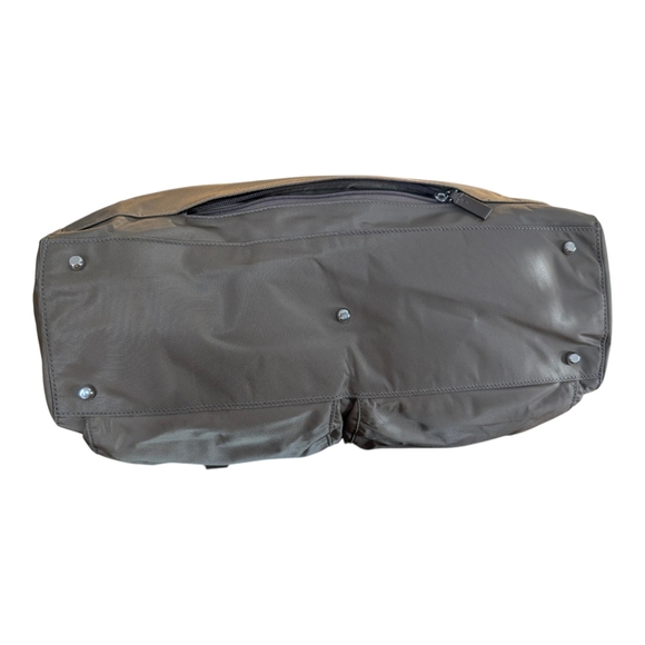 TUMI Voyageur Q-Tote - NWOT Mink - Silver - Includes lock & key - Picture 10 of 14